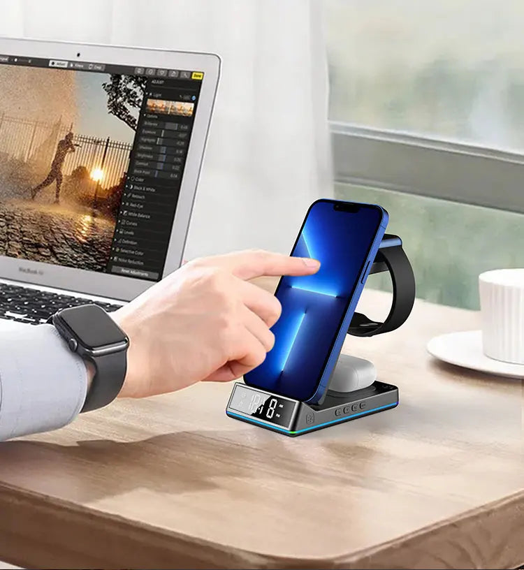 2024 Hot Sale Portable Wireless Charger Z06 LED Alarm Multicolor ABS Travel Clock Light 10W Output SCP OTP Black Phone Accessory